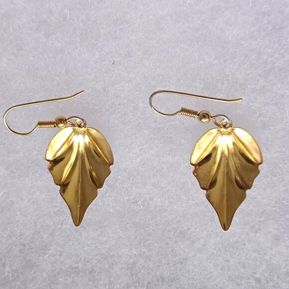 Gold Tone Earrings French Hooks W/ Diamond Dust Leaf Pattern Dangle Never Worn. - Picture 2 of 2